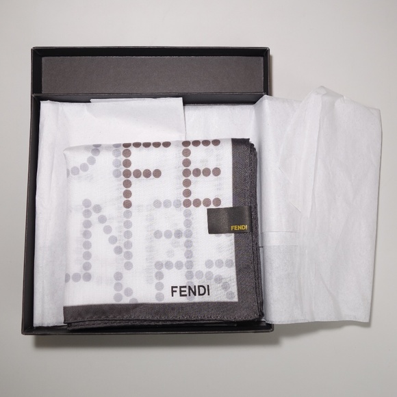 Fendi Spellout Polka Dot 100% Cotton Neckerchief Made In Japan, New w/o Tags - Picture 5 of 7